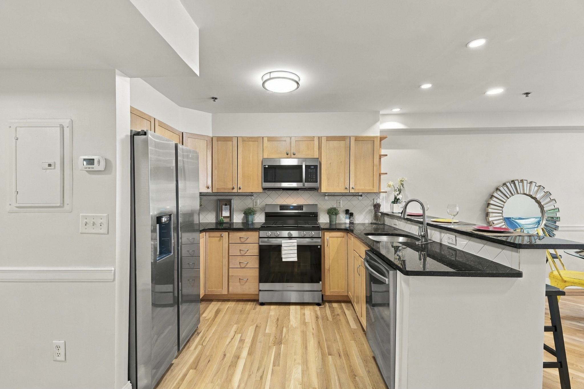 515 Monroe St 3 Property Photo 4
