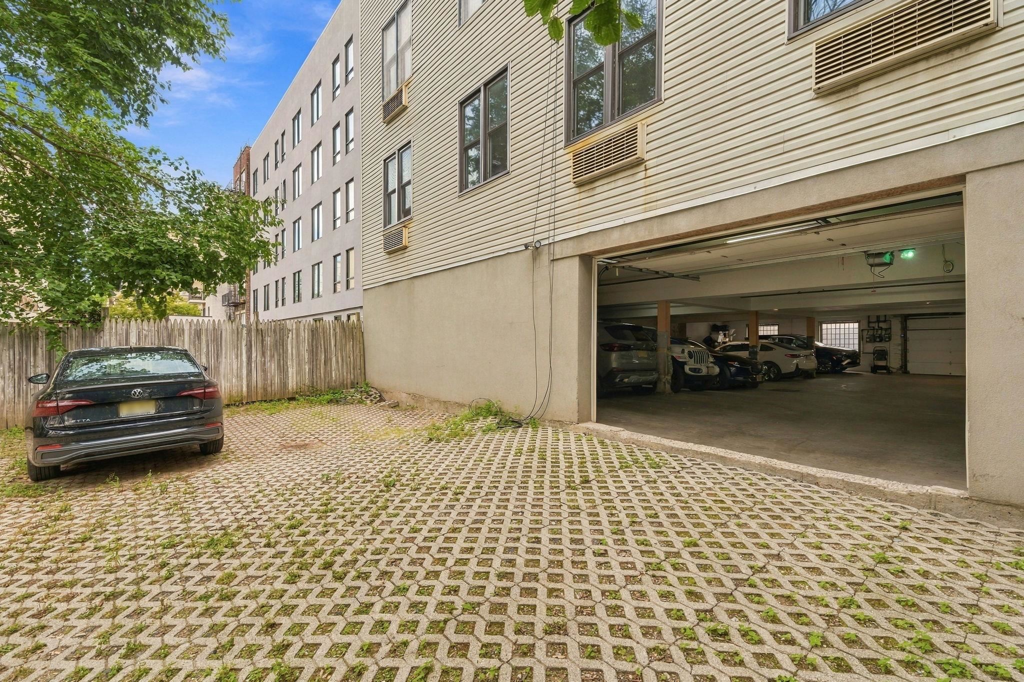 515 Monroe St 3 Property Photo 26