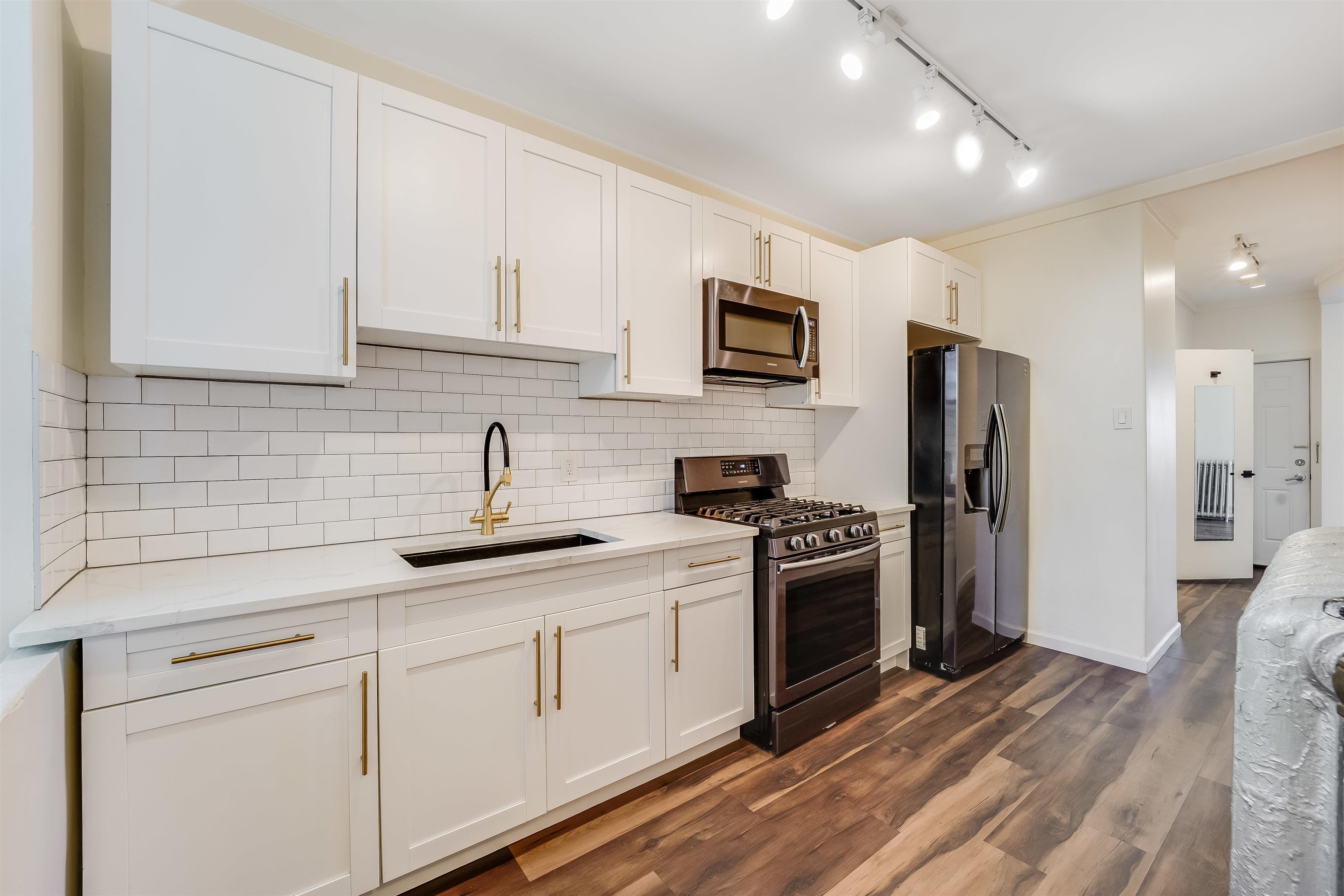 2015 NEW YORK AVE Property Photo 1
