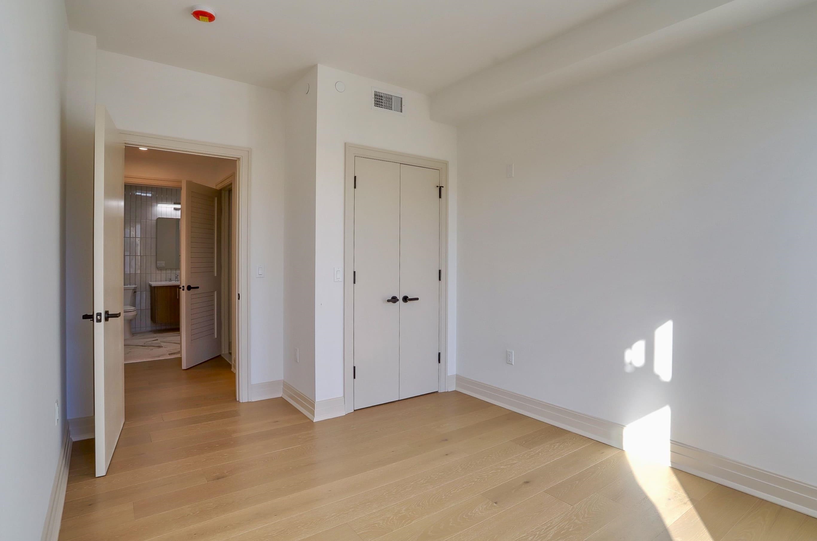 921 Madison St 403 Property Photo 16
