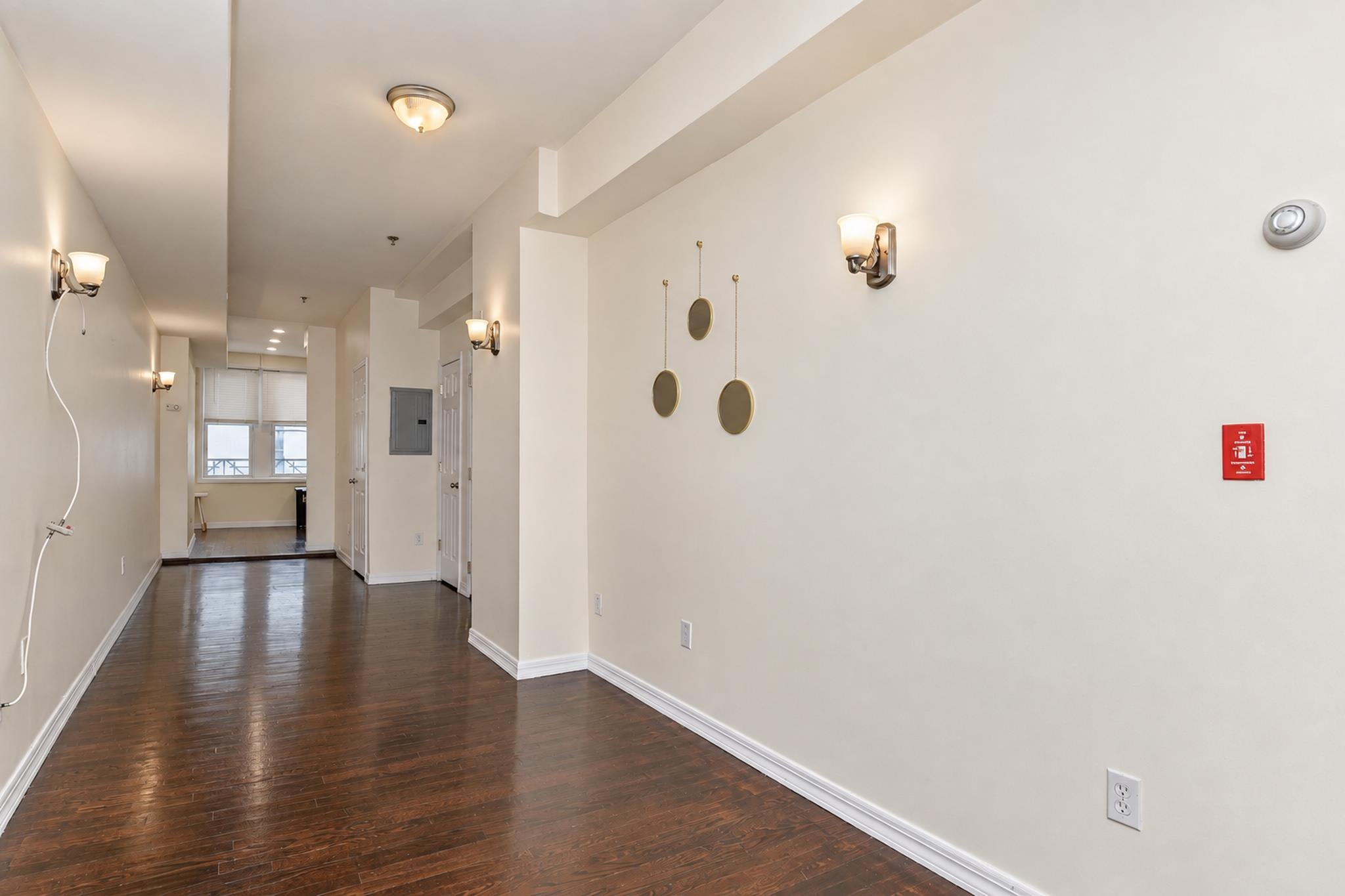 231 Grand St 4l Property Photo 4