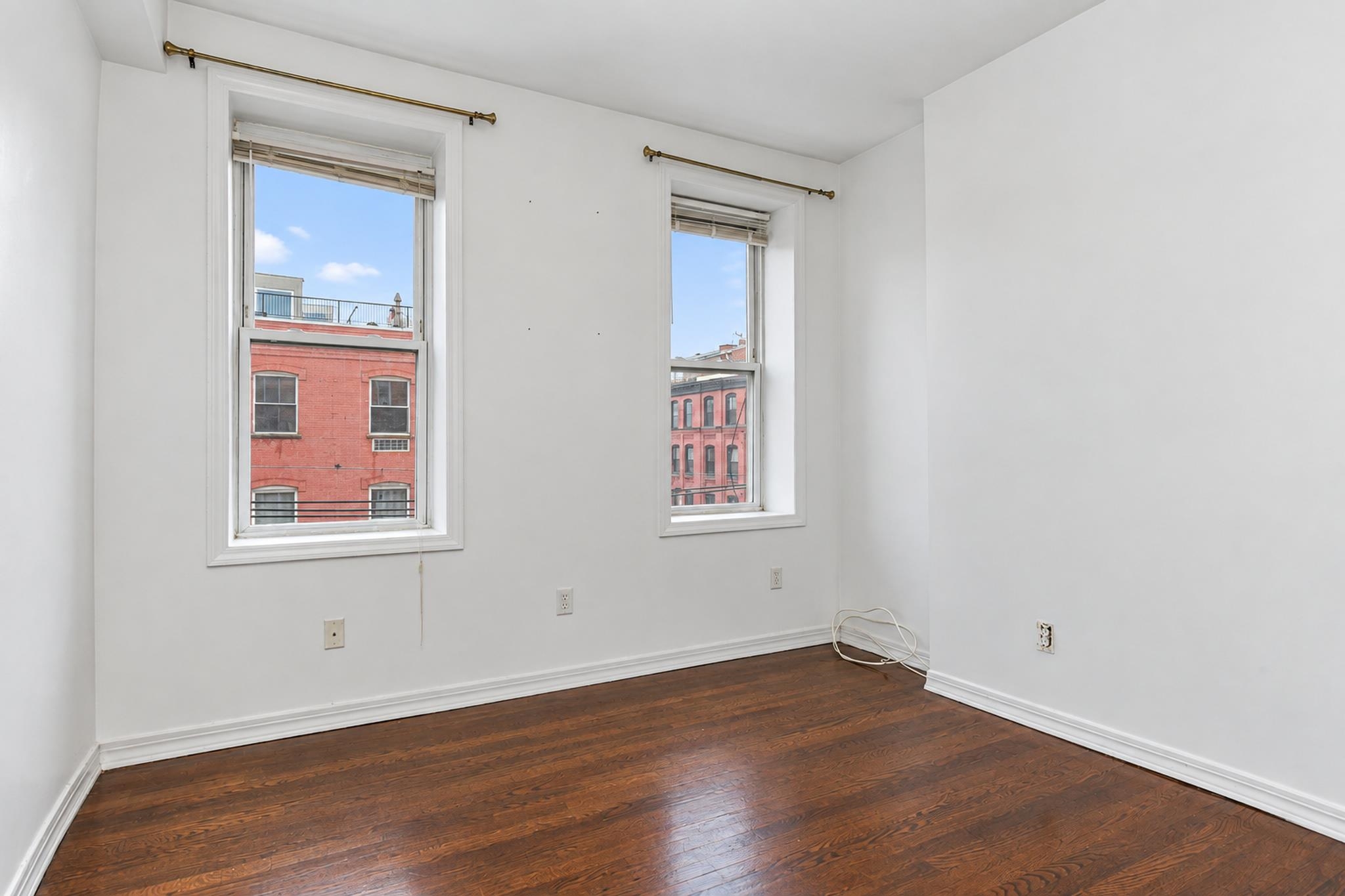 231 Grand St 4l Property Photo 10