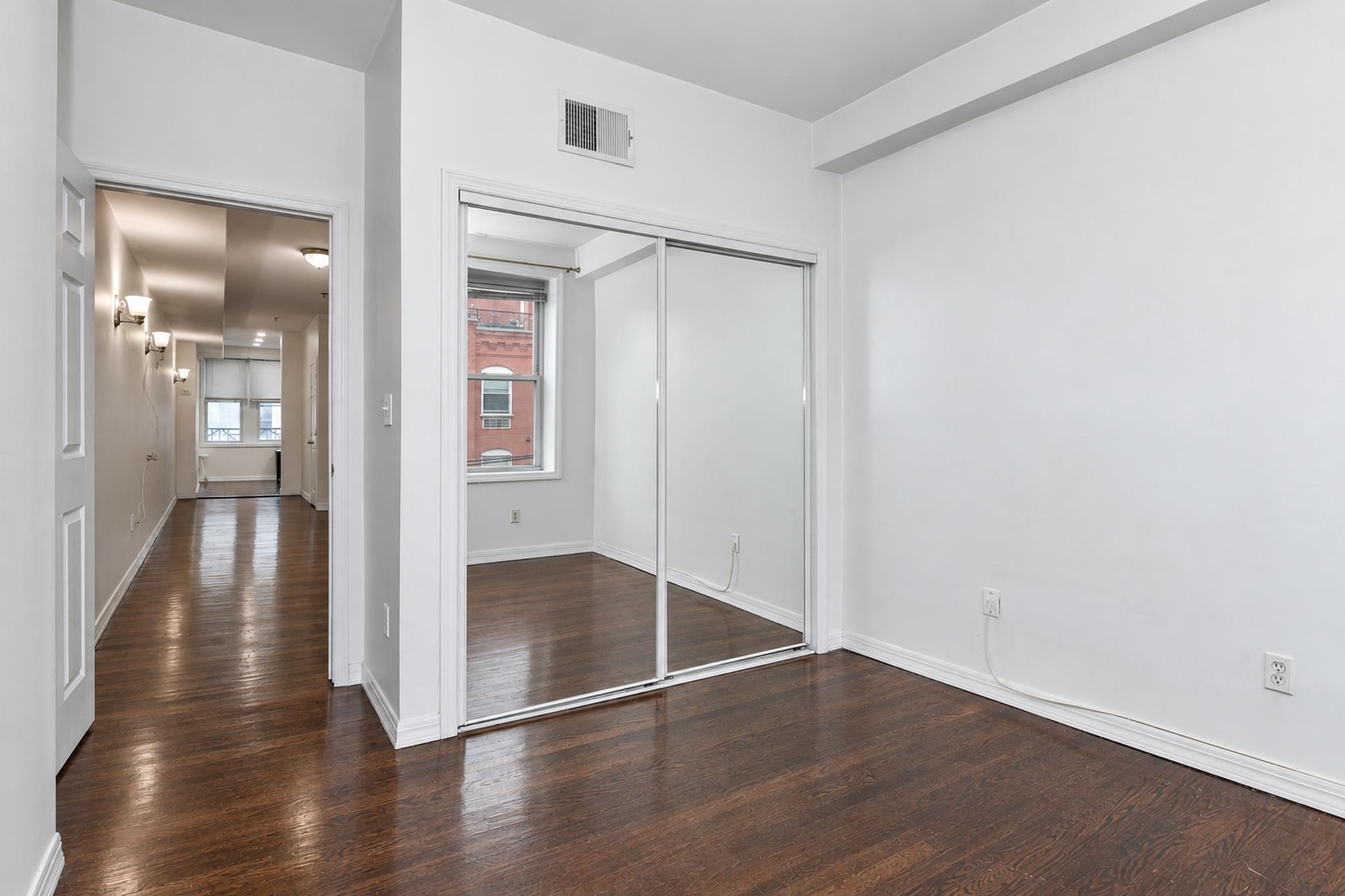 231 Grand St 4l Property Photo 11
