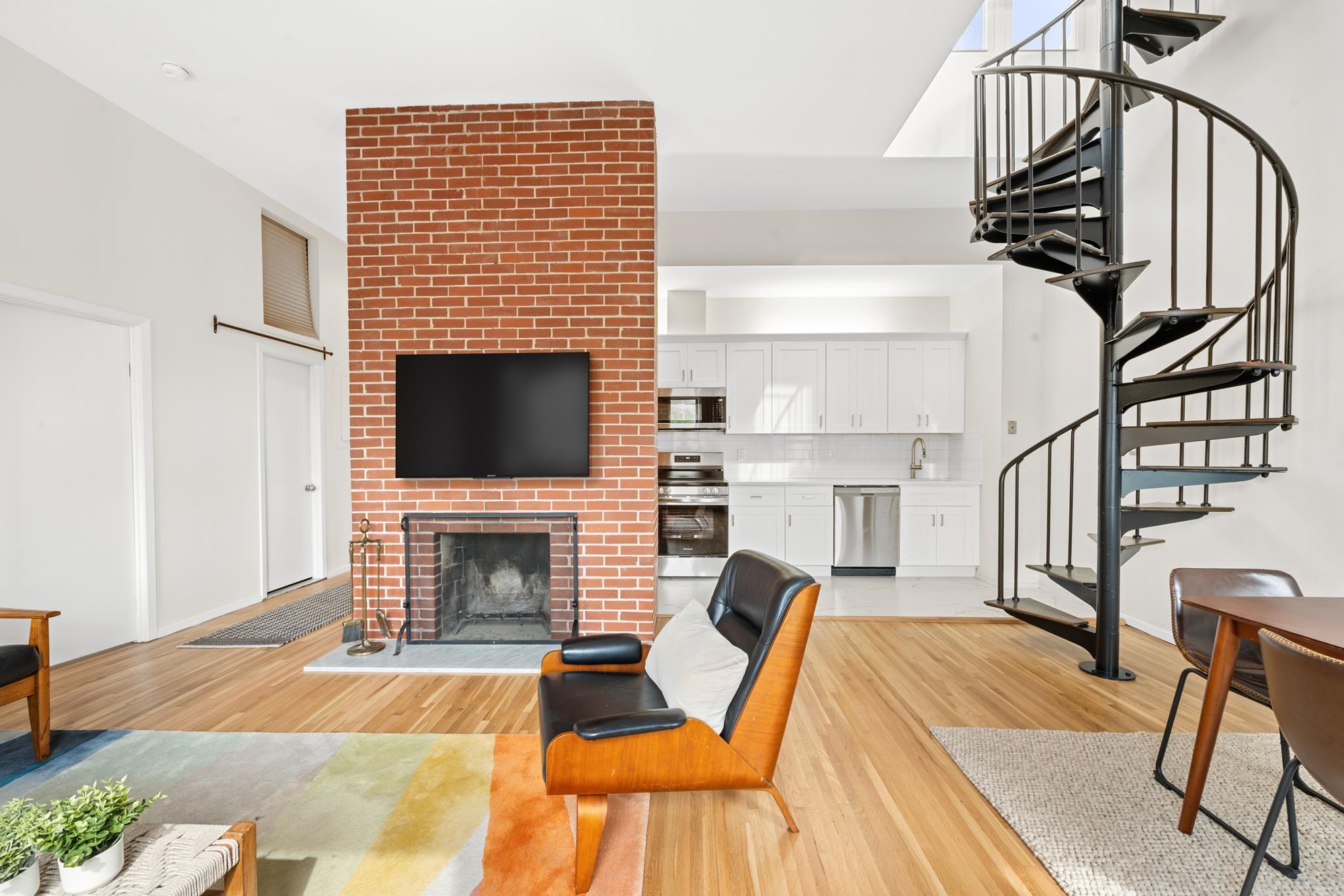 222 Grand St 4k Property Photo 9