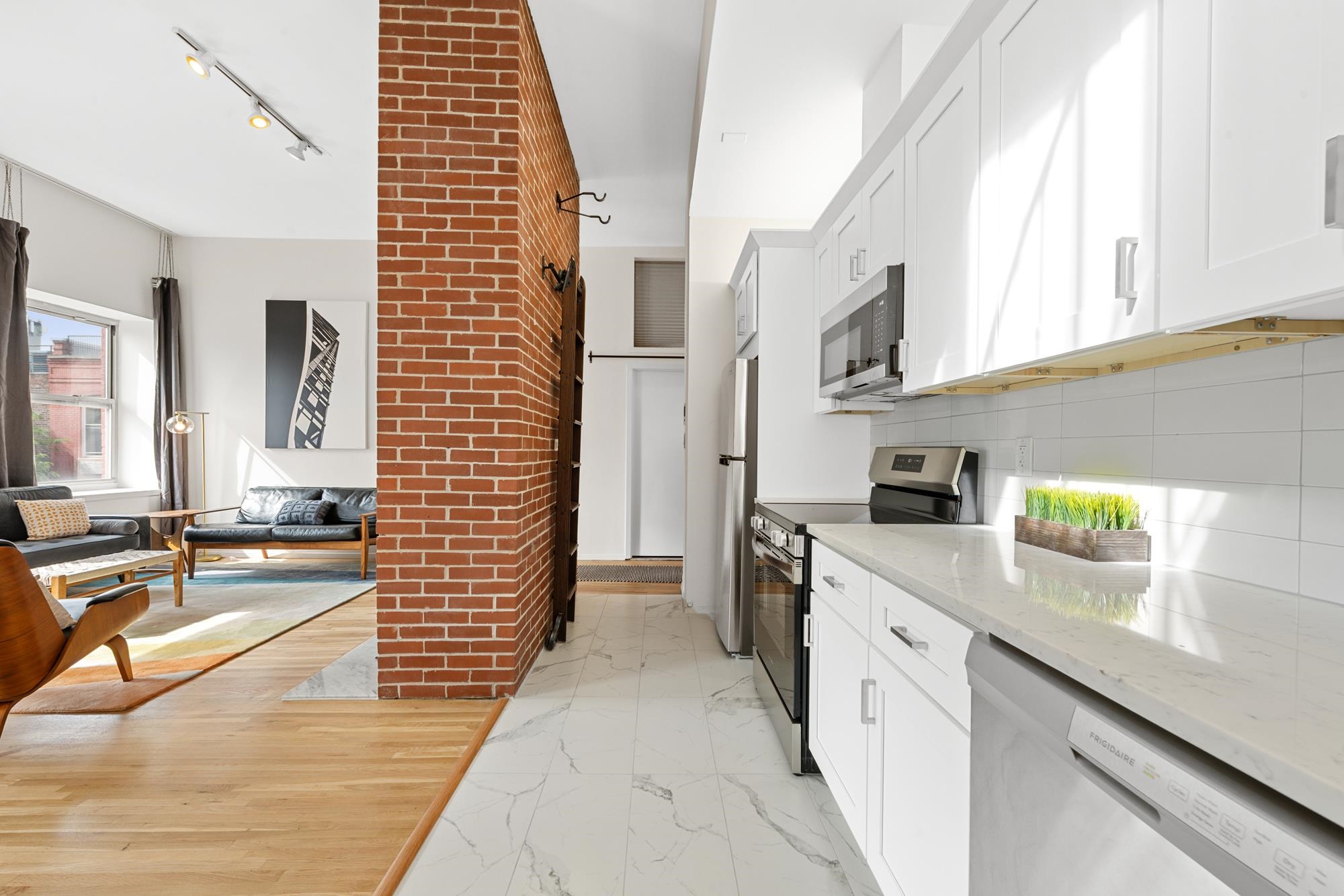 222 Grand St 4k Property Photo 18