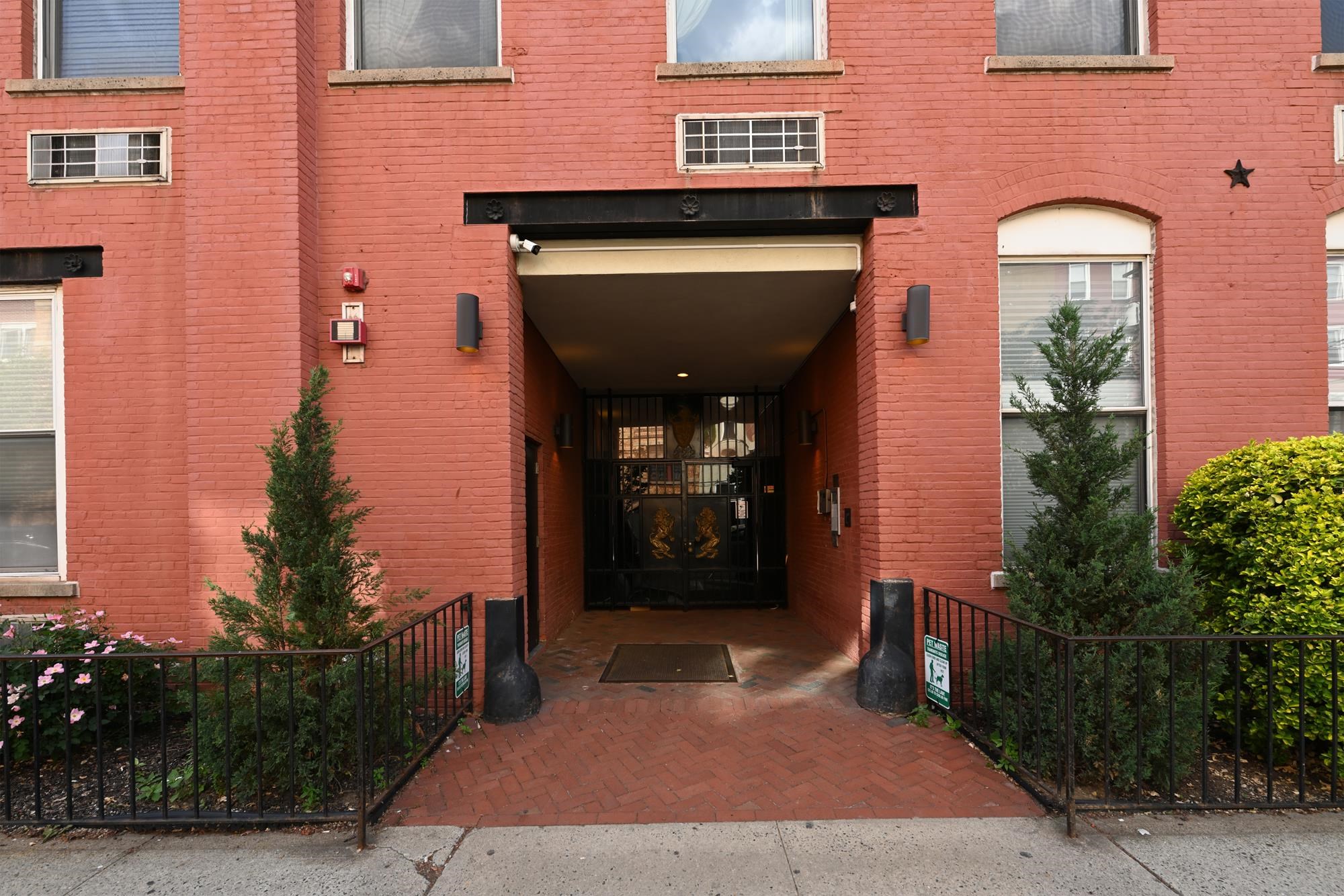 222 Grand St 4k Property Photo 27