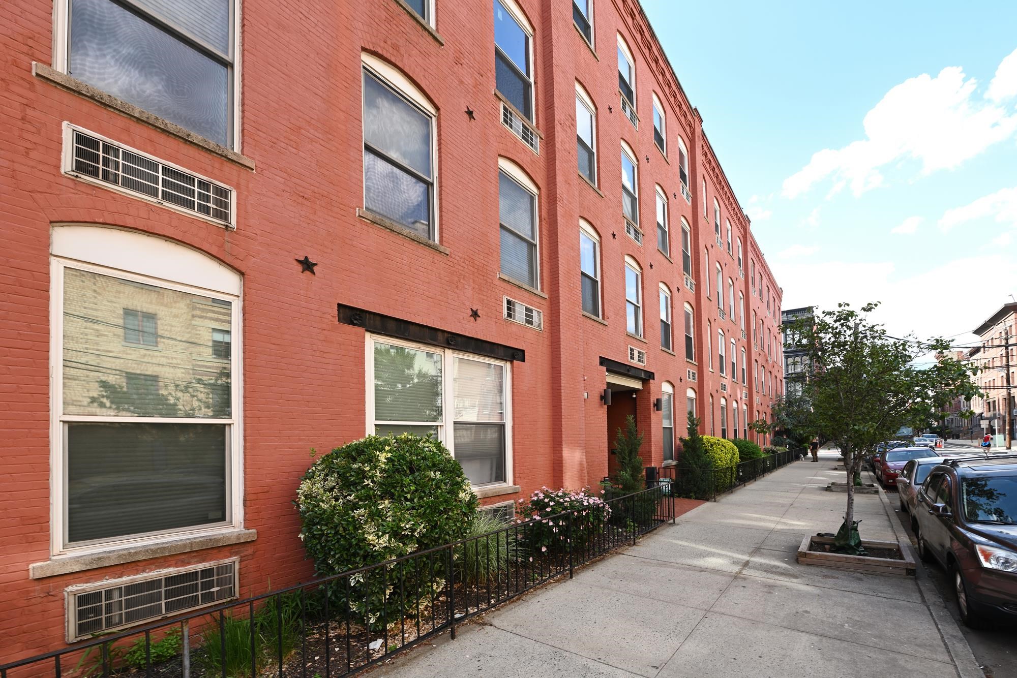 222 Grand St 4k Property Photo 28