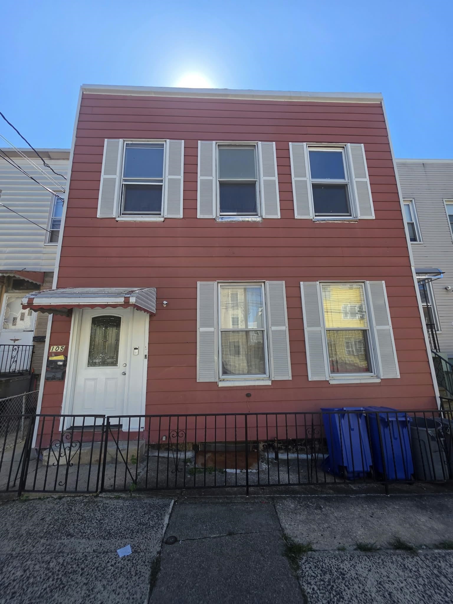 105 ZABRISKIE ST 2 Property Photo 1