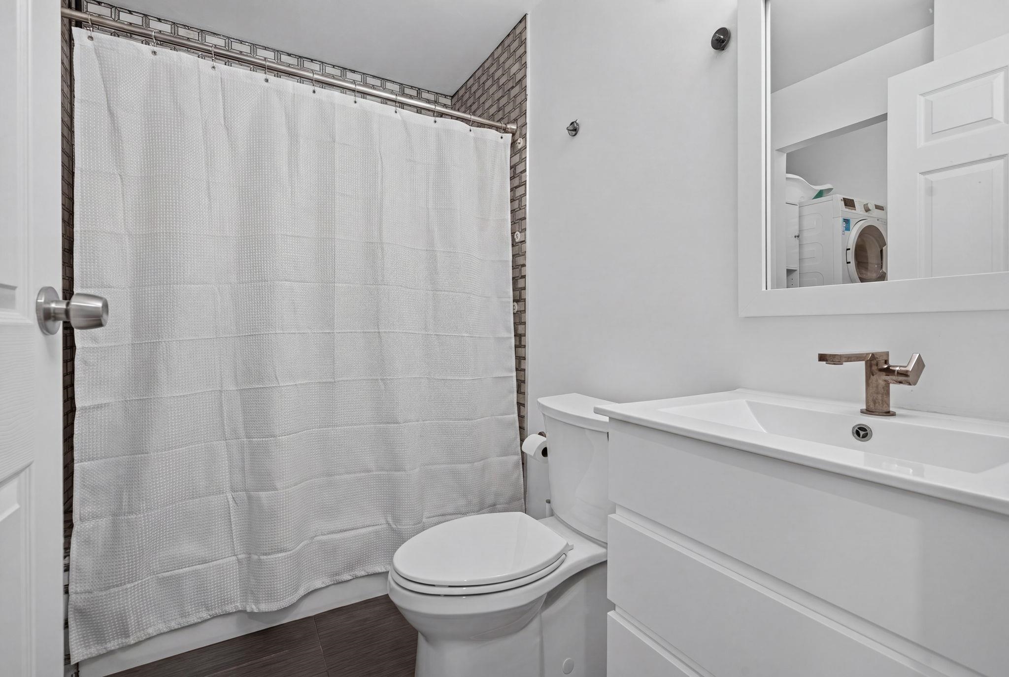 205 10th St 8t Property Photo 12
