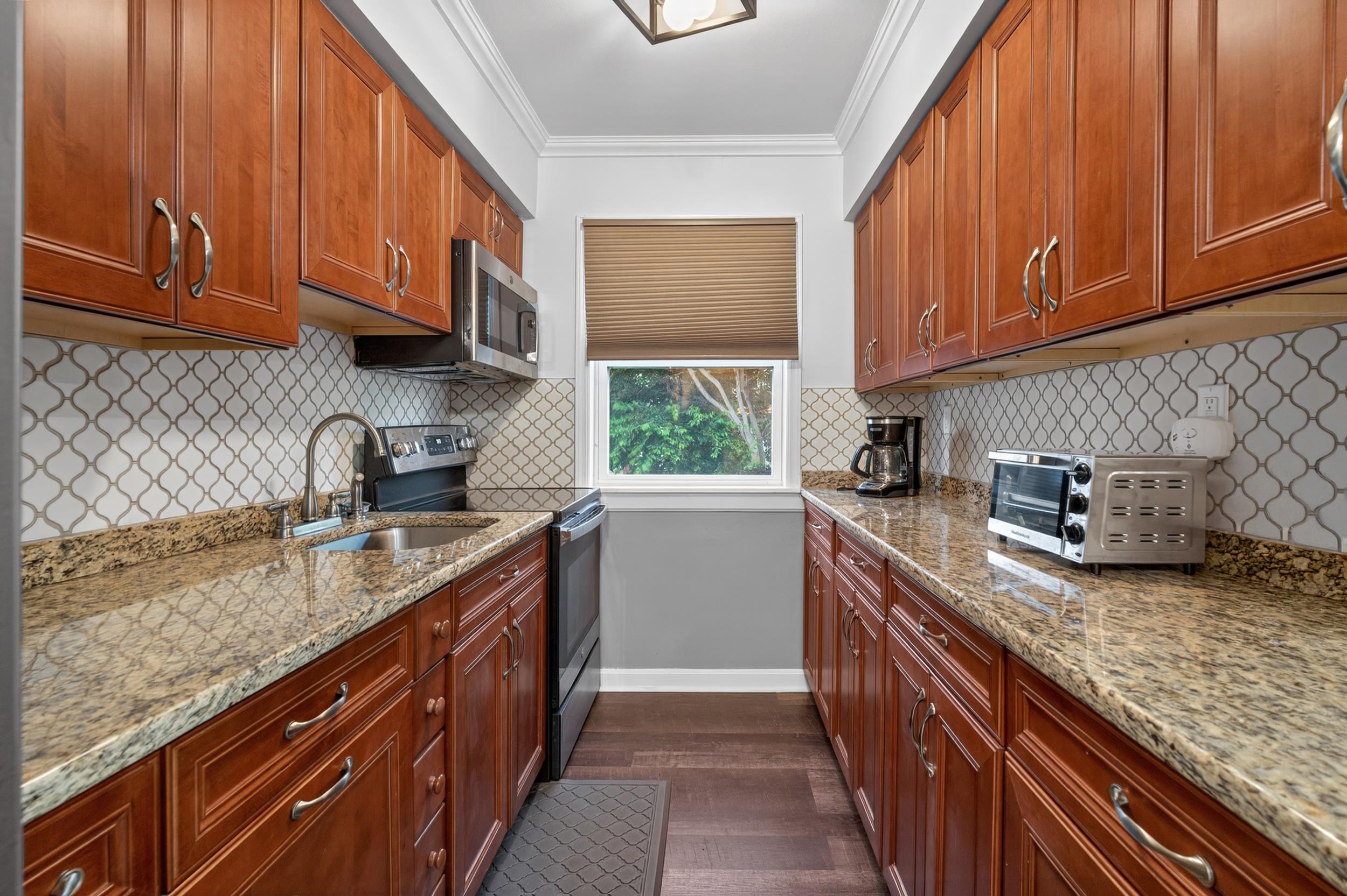 214 AVENUE A B5 Property Photo 1