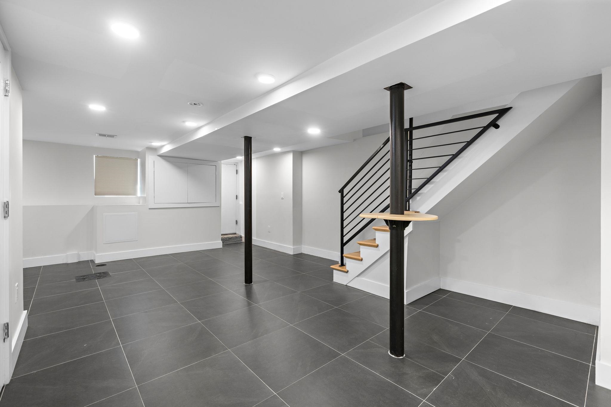 176 Griffith St 1 Property Photo 19