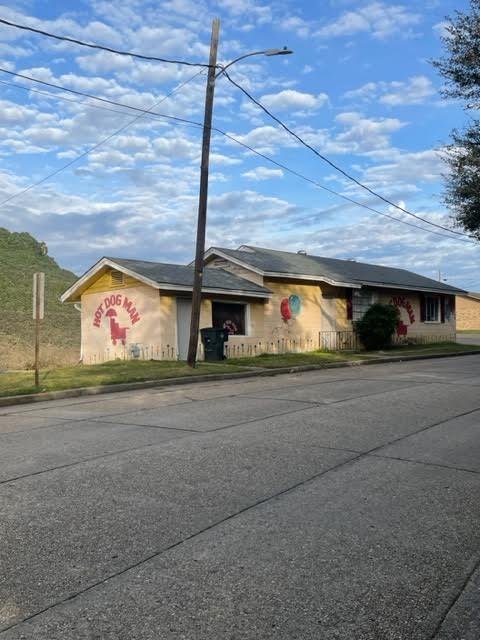 1710 Monroe St. Property Photo 3