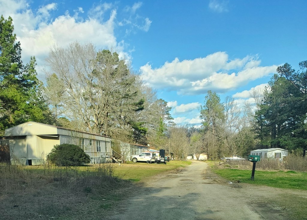 2800 Freetown Property Photo 2