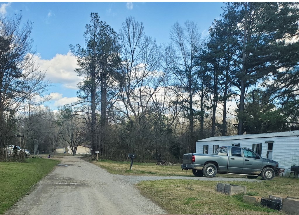 2800 Freetown Property Photo 3