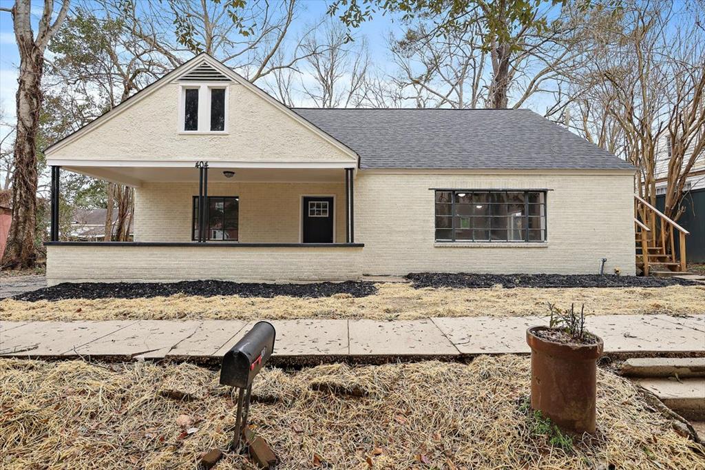 404 Walnut Street Property Photo 1