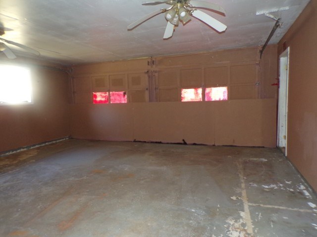 1060 Holt Dr Property Photo 5