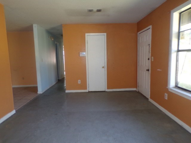 1060 Holt Dr Property Photo 9