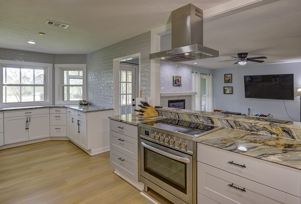 5285 Williamson Rd Property Photo 13