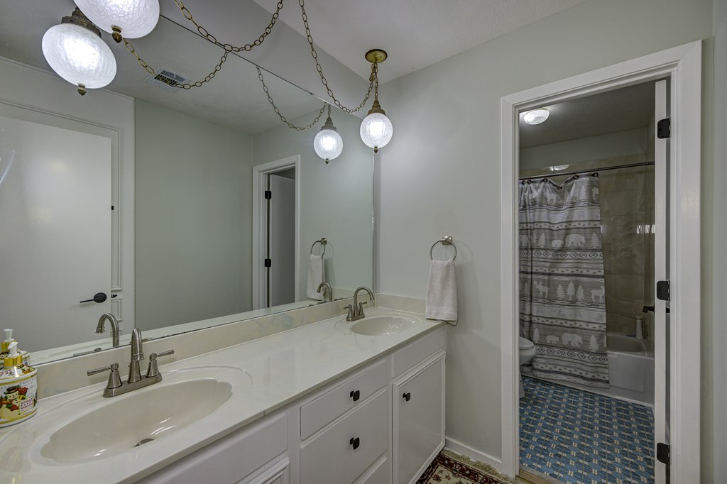 5285 Williamson Rd Property Photo 37