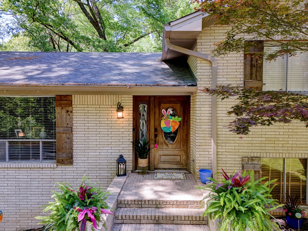 10 Indian Hills Road Property Photo 3