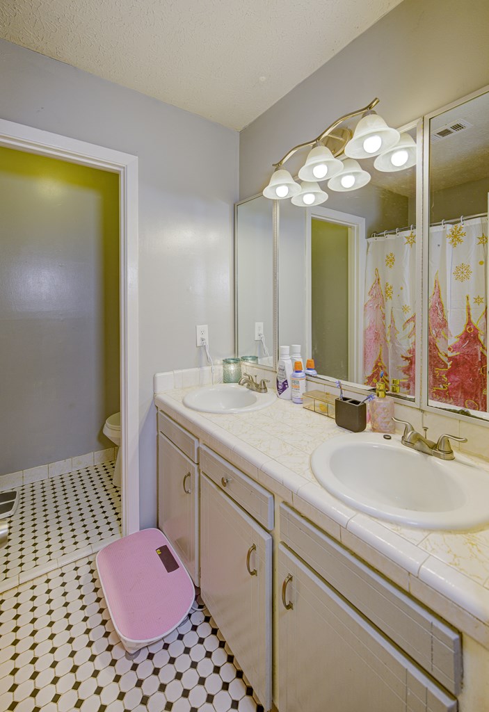 10 Indian Hills Road Property Photo 33