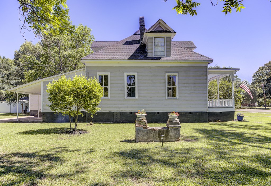 1010 Church Property Photo 14