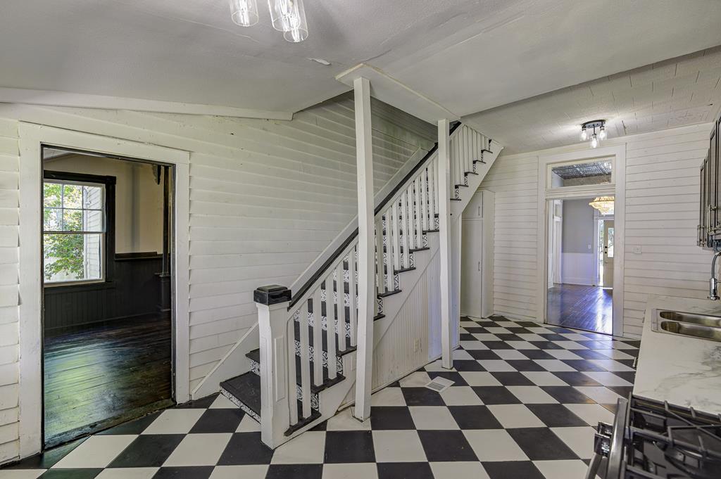 1010 Church Property Photo 23