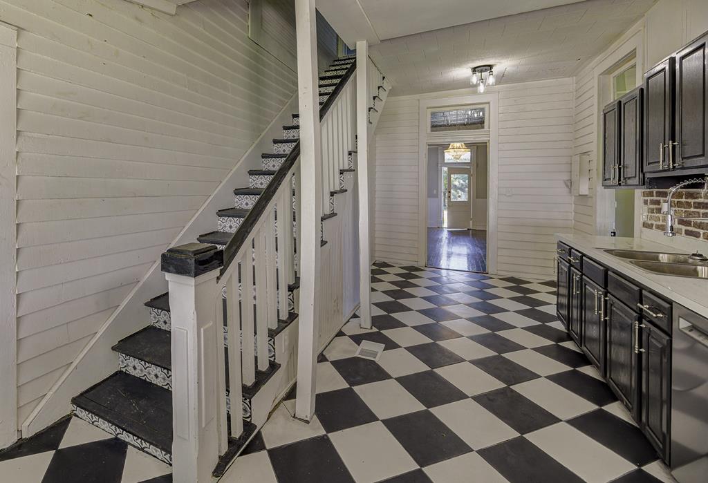 1010 Church Property Photo 24