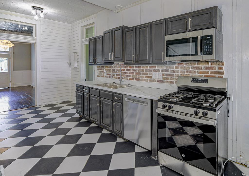 1010 Church Property Photo 26