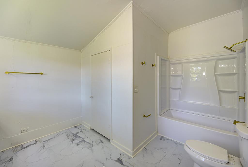 1010 Church Property Photo 33