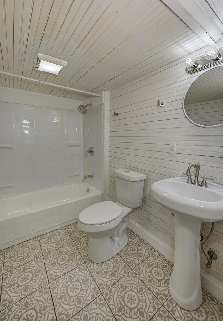 1010 Church Property Photo 53