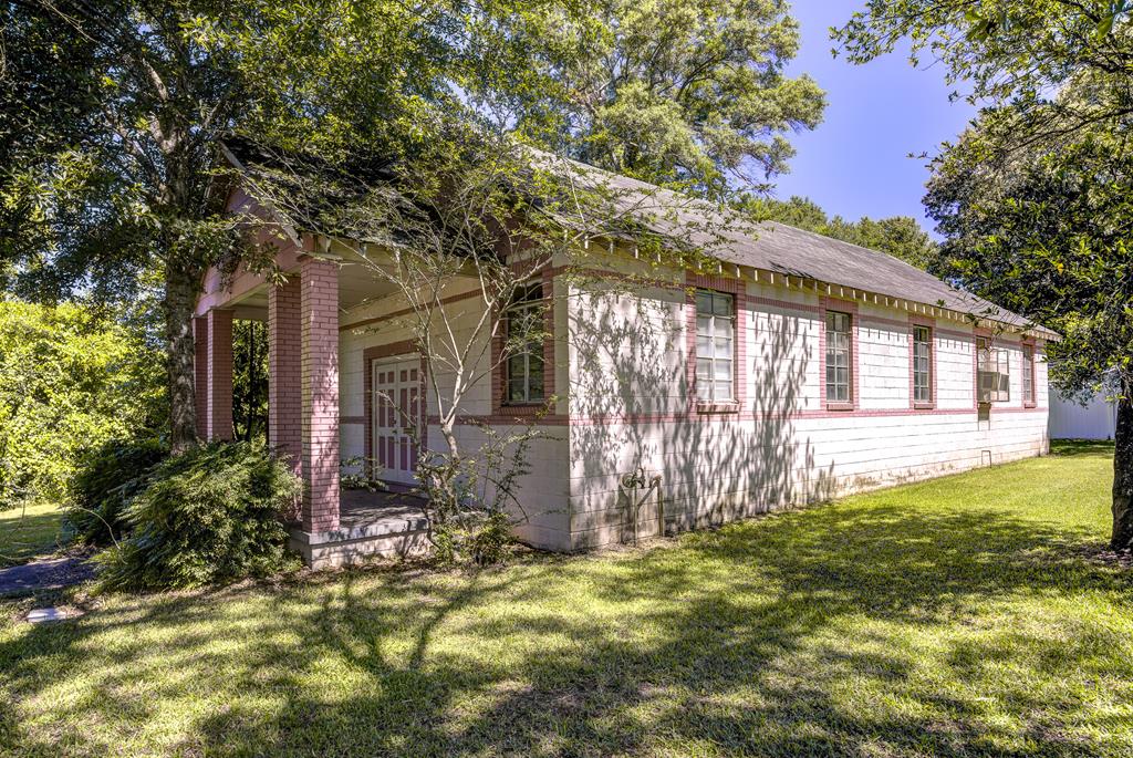 1010 Church Property Photo 64