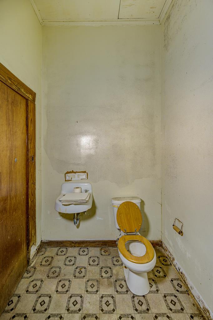 1010 Church Property Photo 76