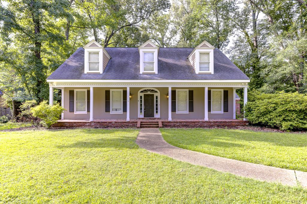 120 Woodstock Drive Property Photo 1