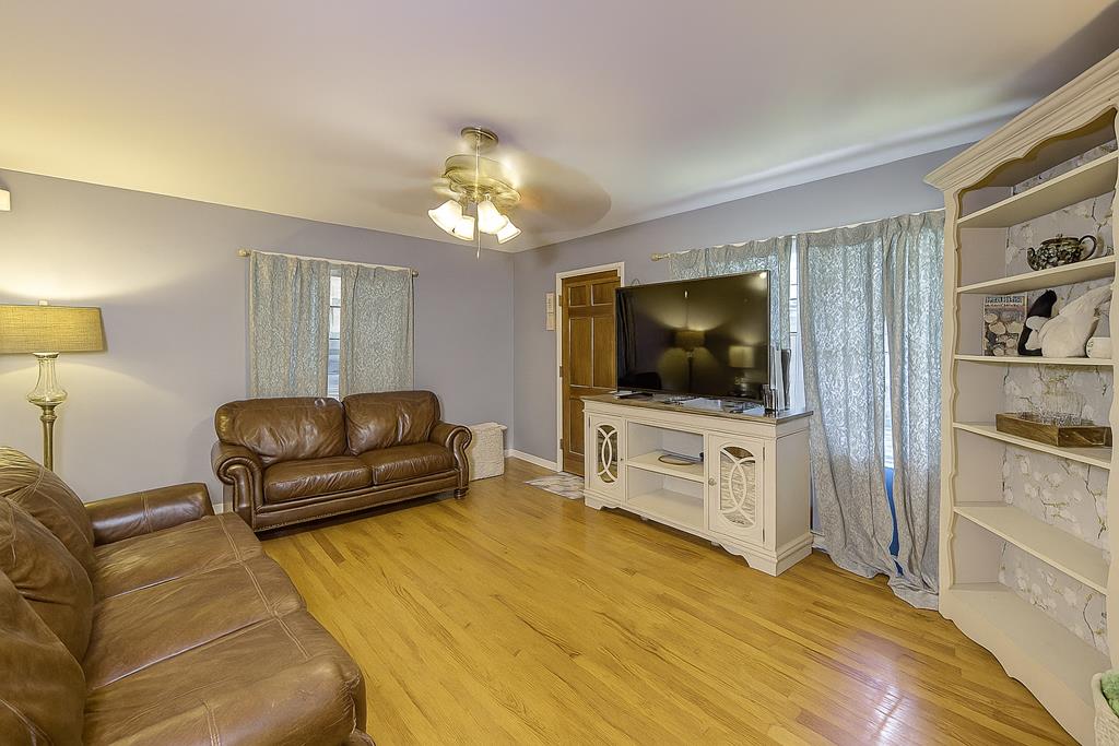 1819 Eisenhower Property Photo 5