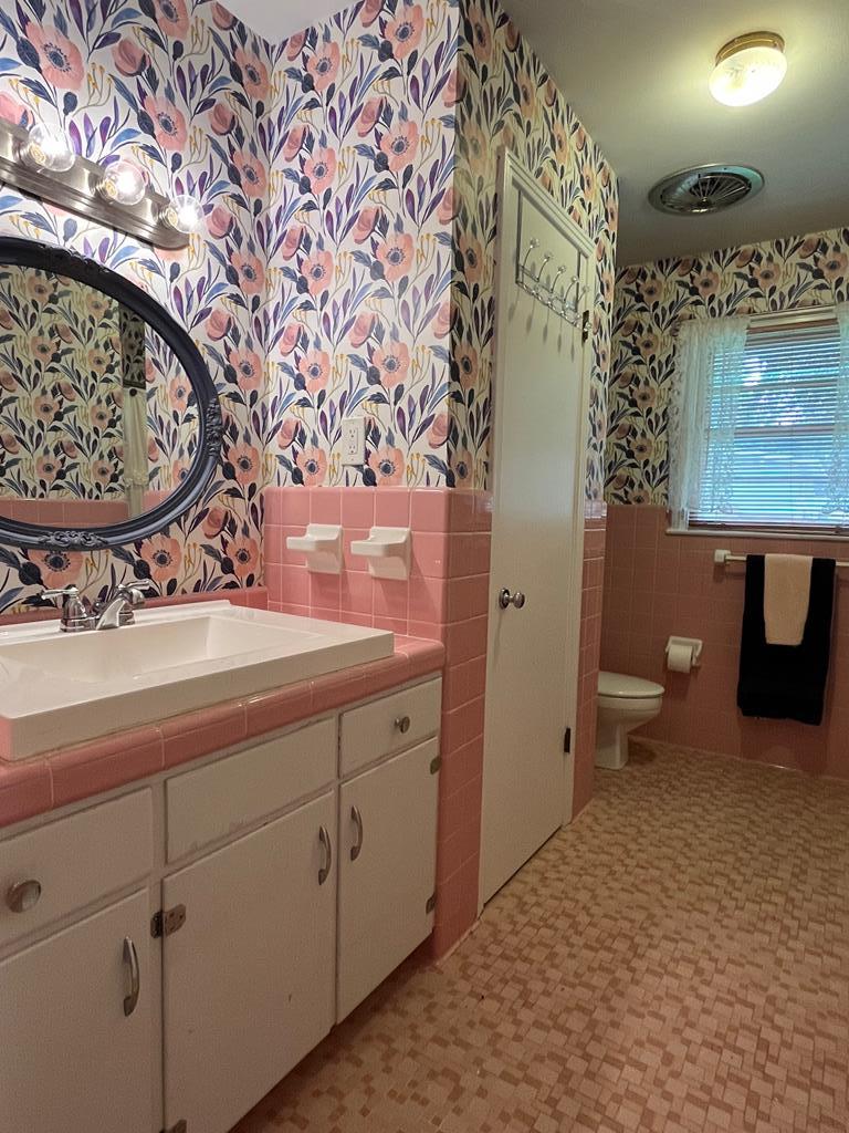 1819 Eisenhower Property Photo 6