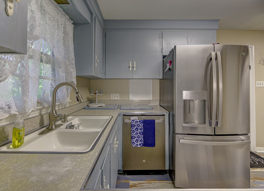 1819 Eisenhower Property Photo 7