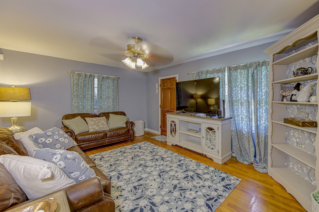 1819 Eisenhower Property Photo 8