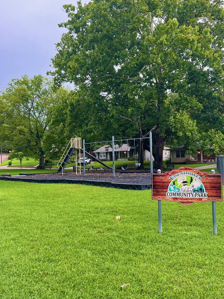 1819 Eisenhower Property Photo 18