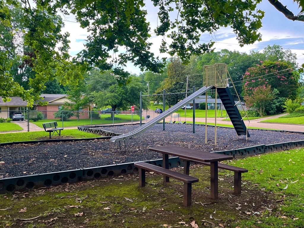 1819 Eisenhower Property Photo 19