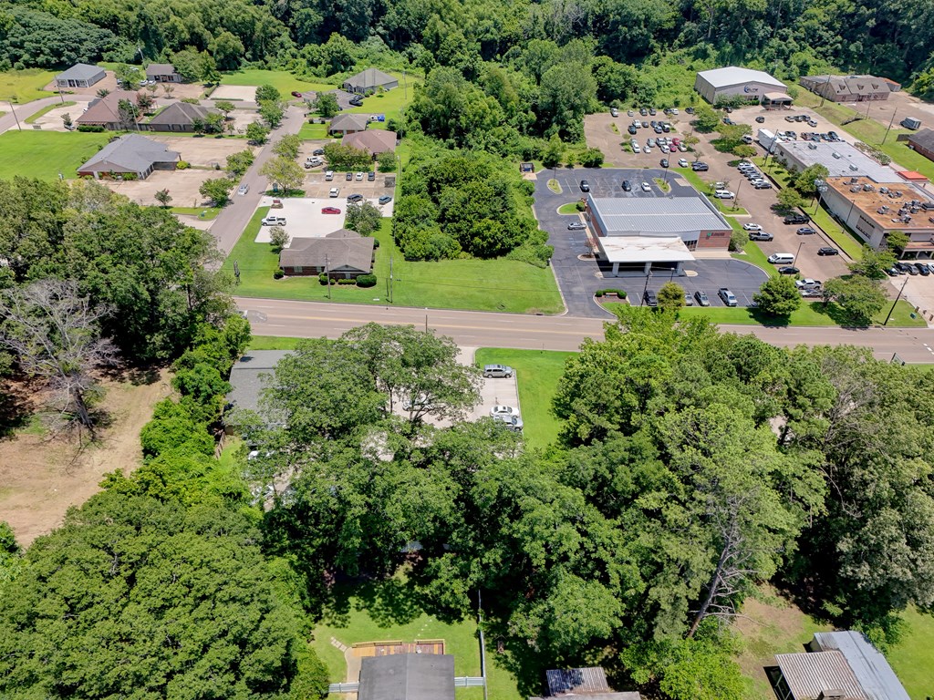 1819 Eisenhower Property Photo 26