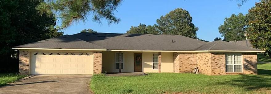 500 Lake Forest Drive Property Photo 1