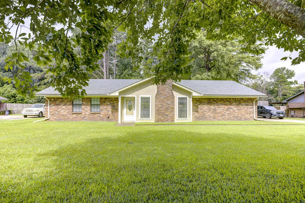 1115 Riverbend Property Photo 1