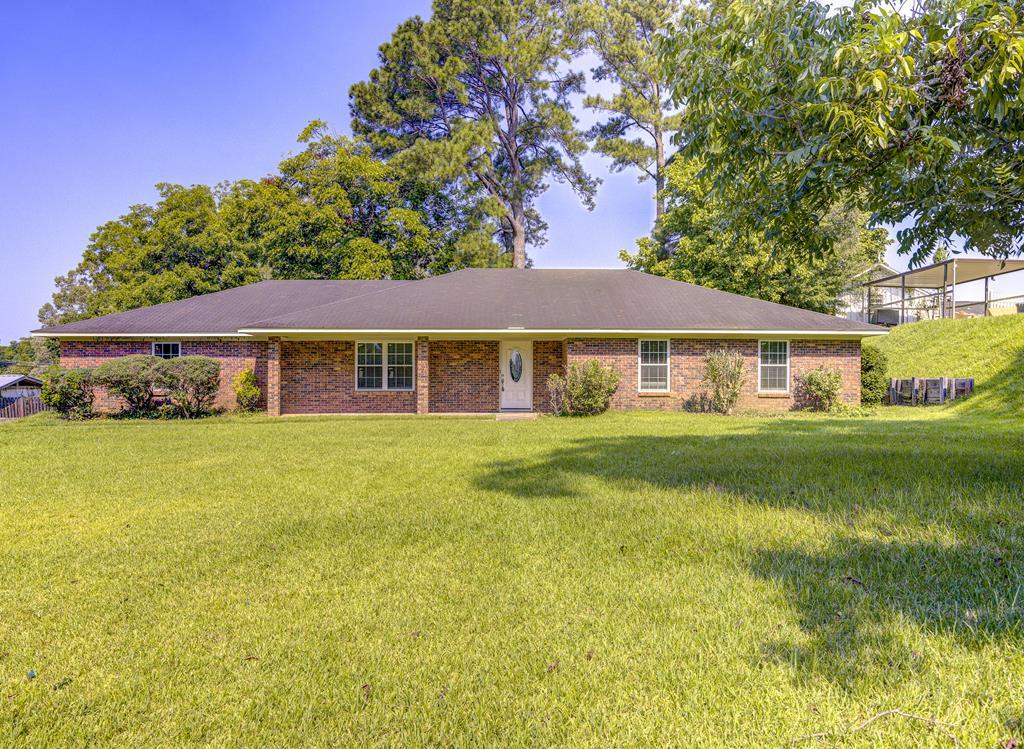 112 Pecan Blvd. Property Photo 1