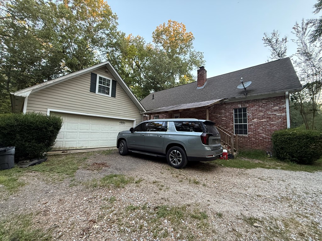 825 Mallet Property Photo 3