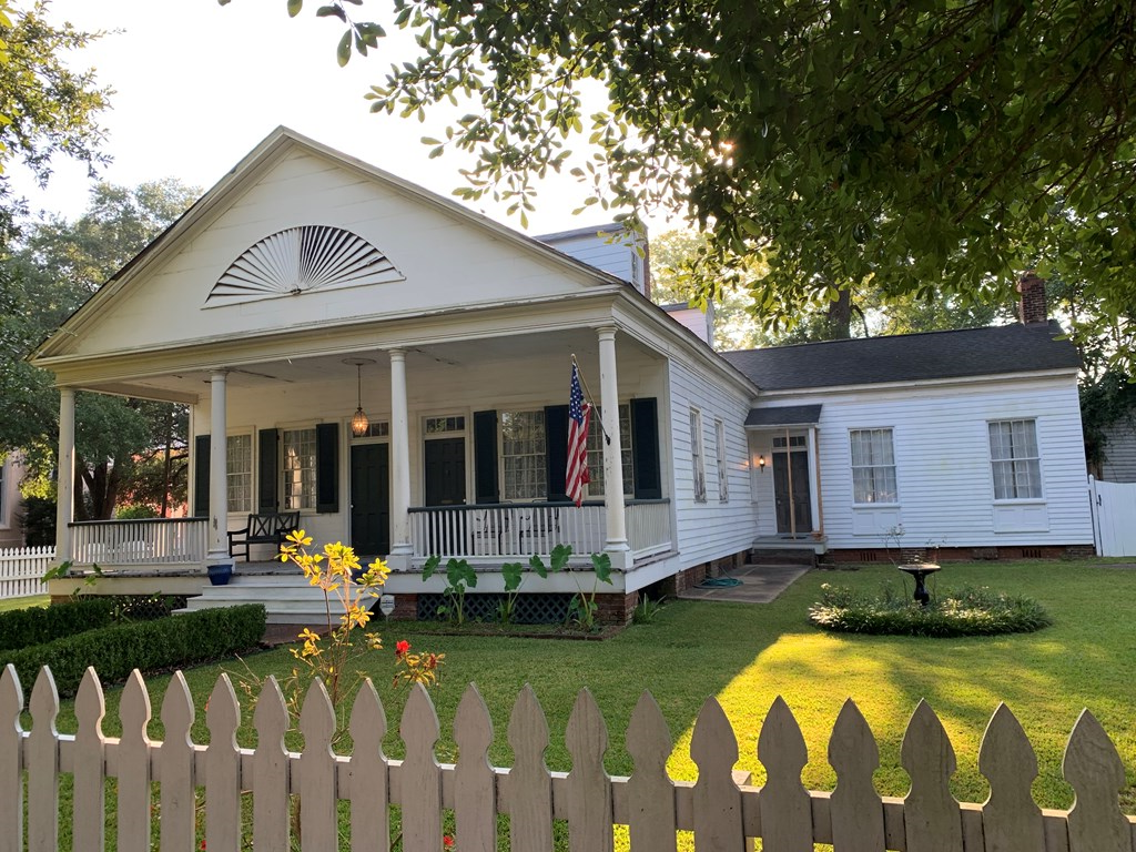 701 Church St Property Photo 4