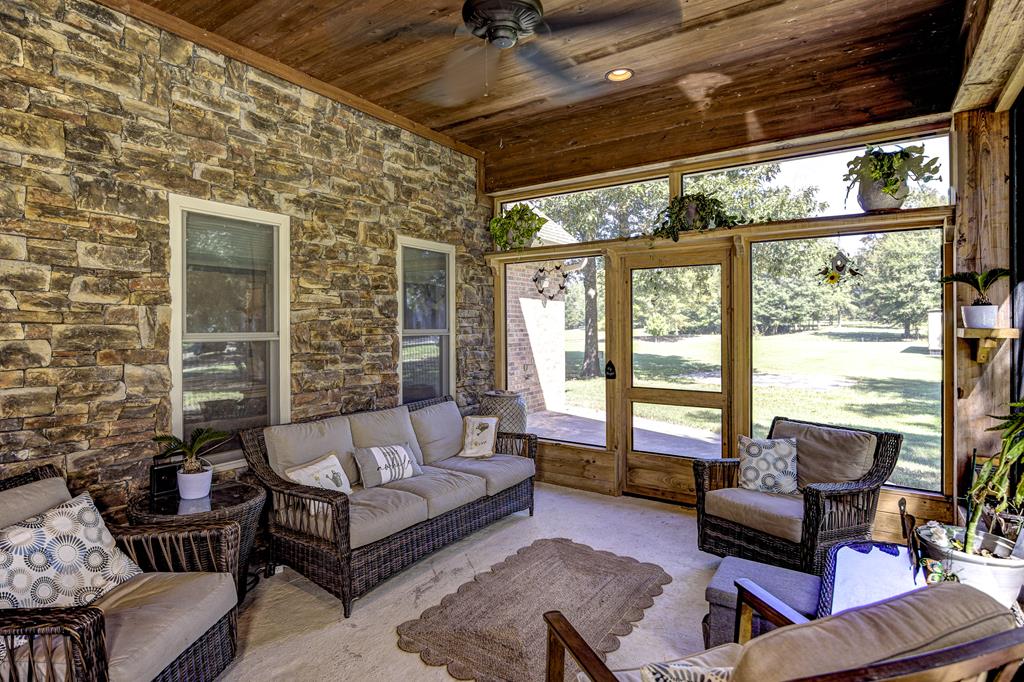 1832 Paul Barrett Drive Property Photo 11