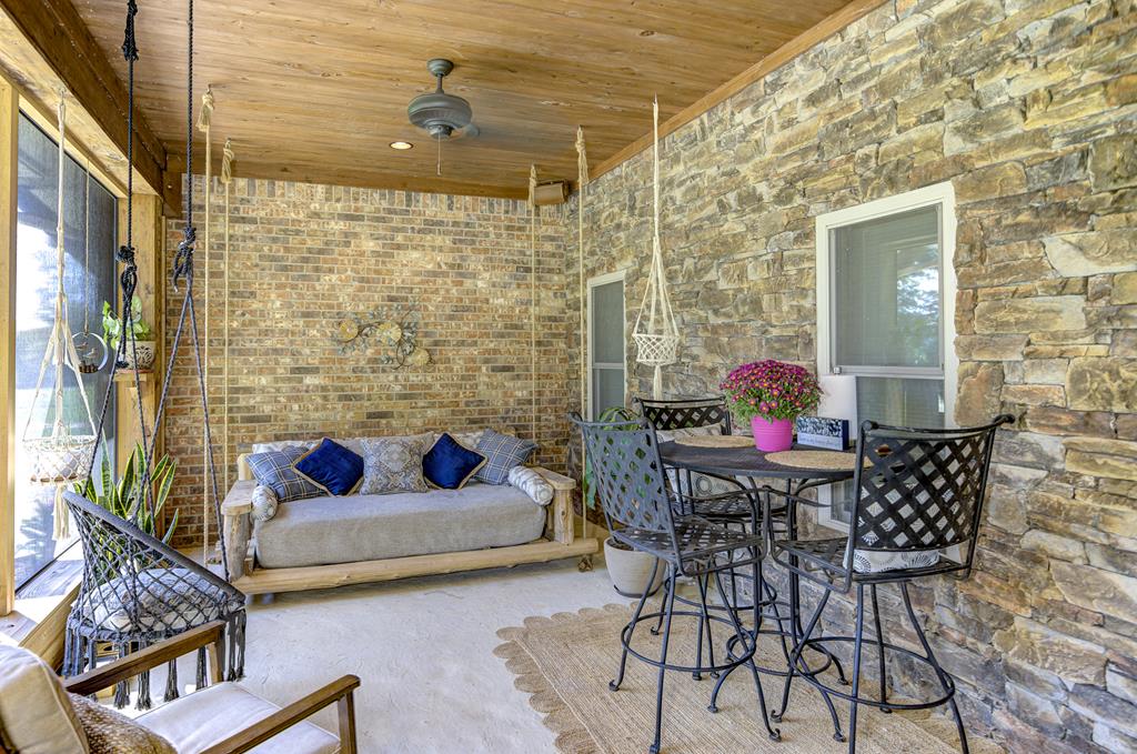 1832 Paul Barrett Drive Property Photo 12