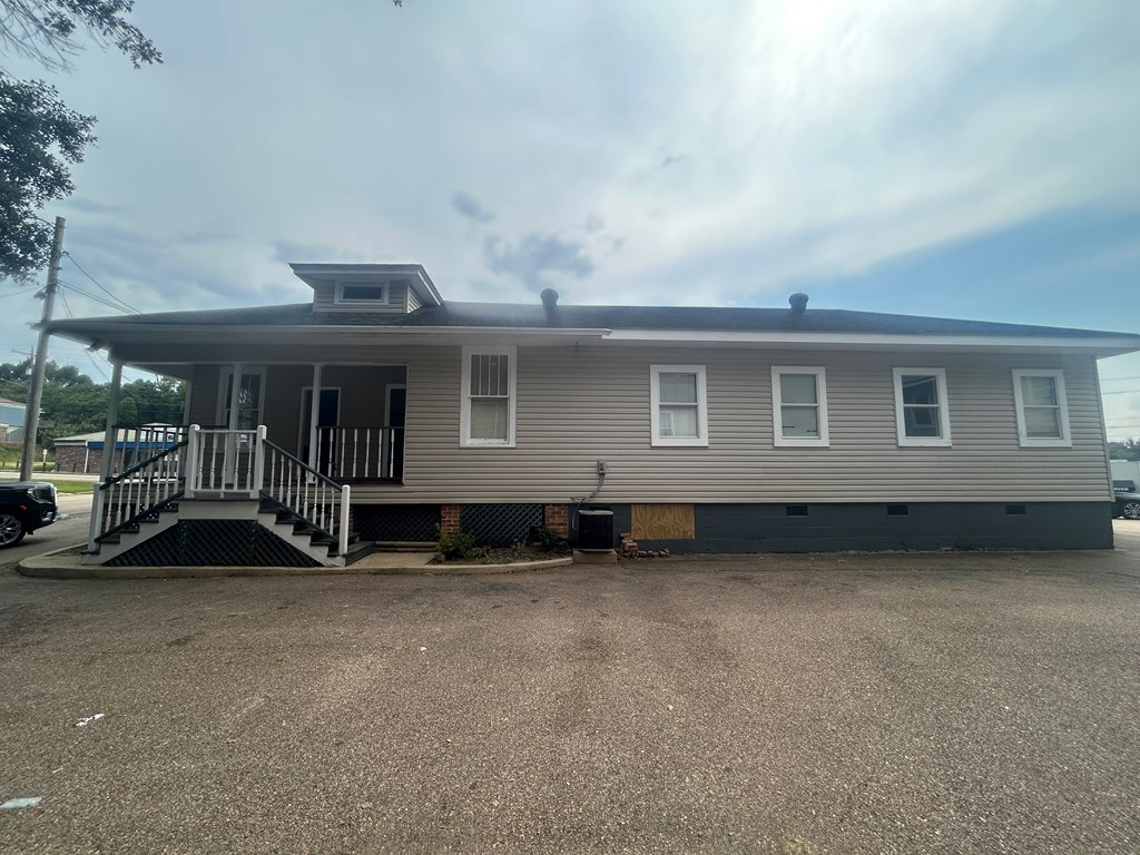 2709 Clay St. Property Photo 4