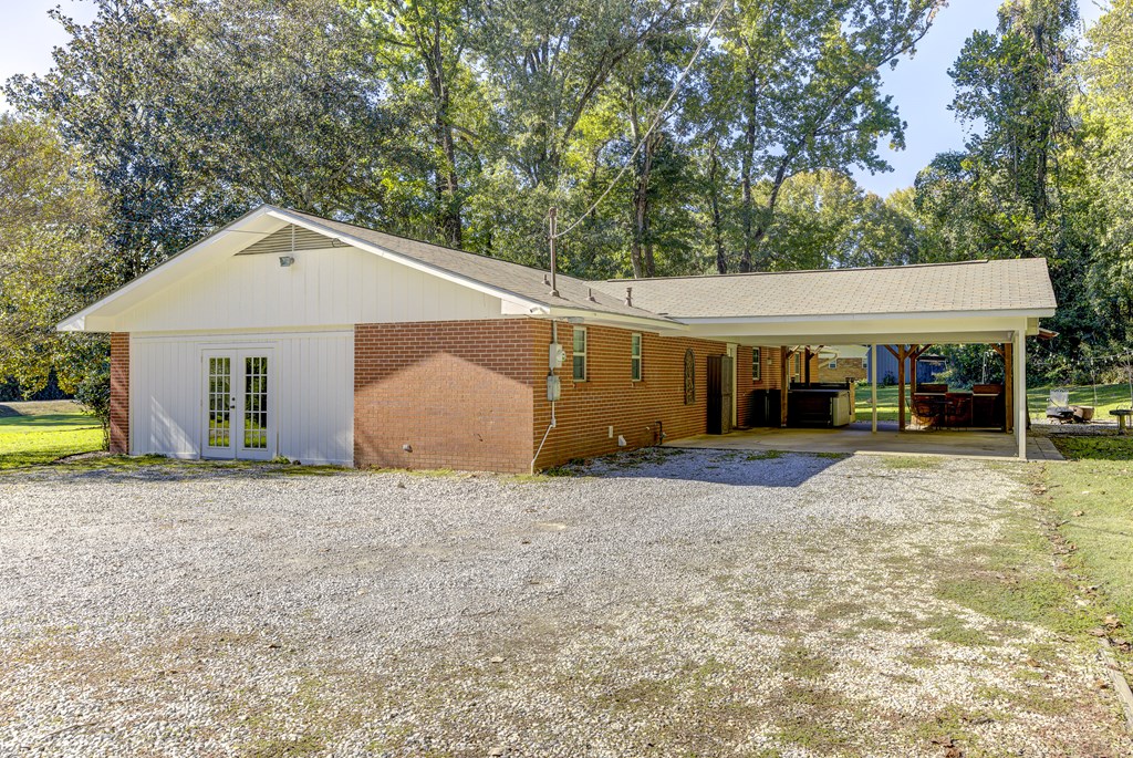 300 Wells Property Photo 5